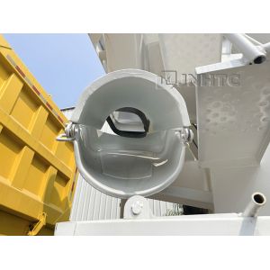 10 Wheels Sinotruk HOWO 9m3 Concrete Mixer Truck