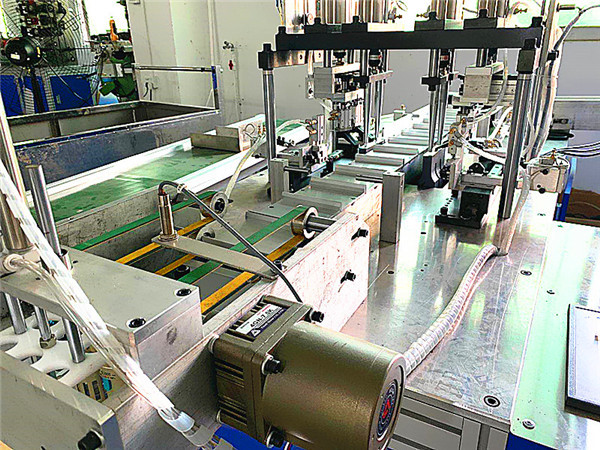 Buy 220V 50-60Hz Medical Face Mask Machine , Surgical Mask Machine at wholesale prices