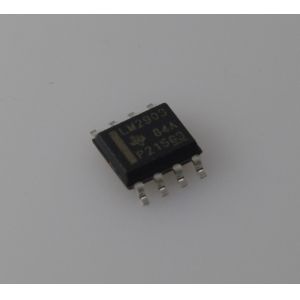 China LM2903DR Dual Differential Comparator Wide 2V-36V Range Low 0.8mA Current Open-Collector Outputs Fast 1.3μs Response SOIC-8 Package - Ideal for Automotive/Industrial Control on sale