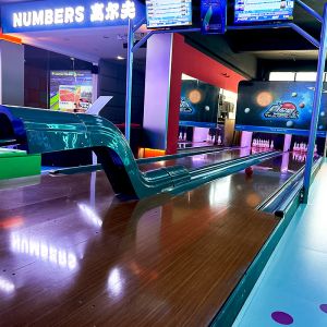 Rubber and Wooden Material Bowling Machine for Indoor Bowling Game in Entertainm