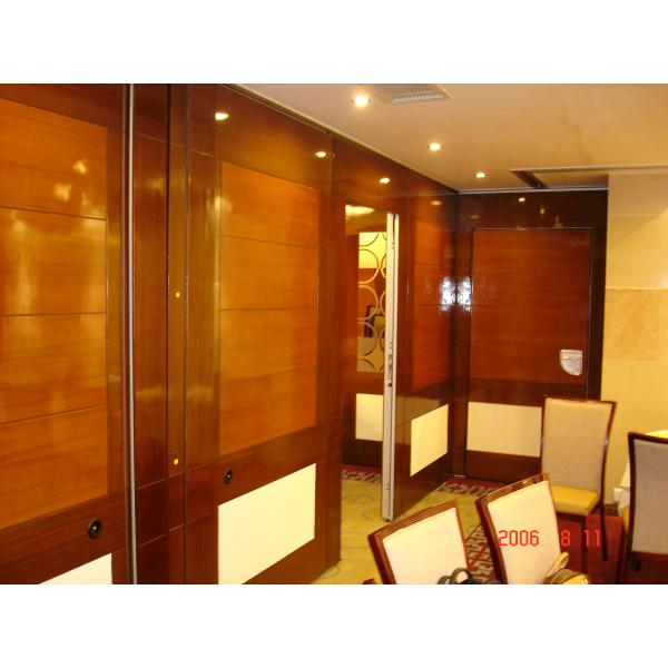 Training Room Folding Divider Walls , Folding Wall Panels For Home Studio Recording