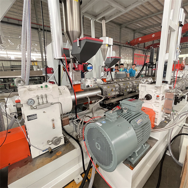 Water Gas Pipe Extrusion Machine Plastic Extrusion Machinery Pe Pipe Production Line