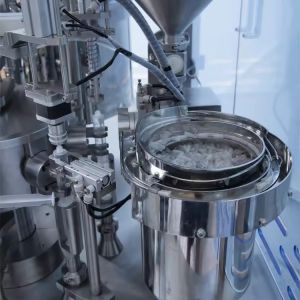 PLC Controlled Liquid Ointment Filling Machine With Adjustable Capacity