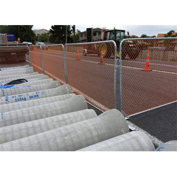 Buy Chain Link Fabric Iron W2.5m Crowd Control Fence Panels at wholesale prices