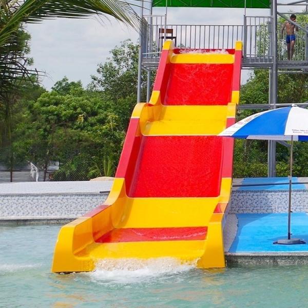 Buy Length 28m Family Fun Water Slide Wide Water Slide Customizable at wholesale prices