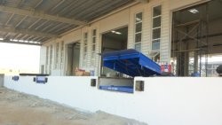 Robust Steel Construction Hydraulic Dock Leveler Smooth Controlled Transitions