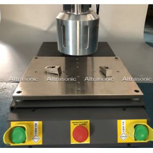 Integrated Ultrasonic Plastic Welding Machine 20kHz For Automotive Industry
