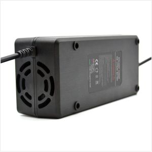 Durable Plastic Case Intelligent Lithium Battery Chargers YM-R15-SK