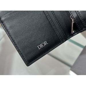 Embossed Vertical CD Christian Dior Mens Wallet Diamond Zippered