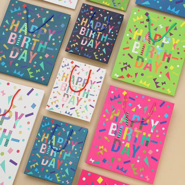 Cardboard Paper Happy Birthday Gift Bag 4 CMYK Color 18x23x8cm