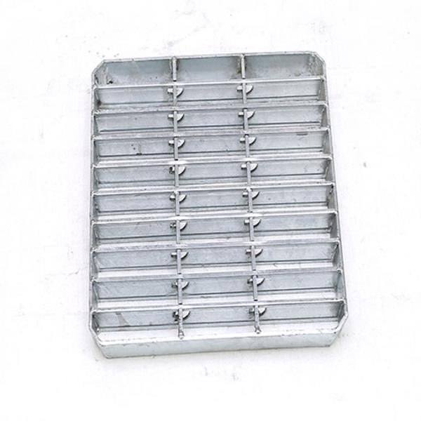 Buy Silver Press Lock Grating , Walkway Steel Grating 2mm Thickness Bar at wholesale prices