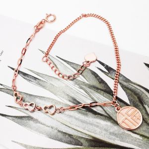 Delicate 18kt Gold Mini Pendant with Chain