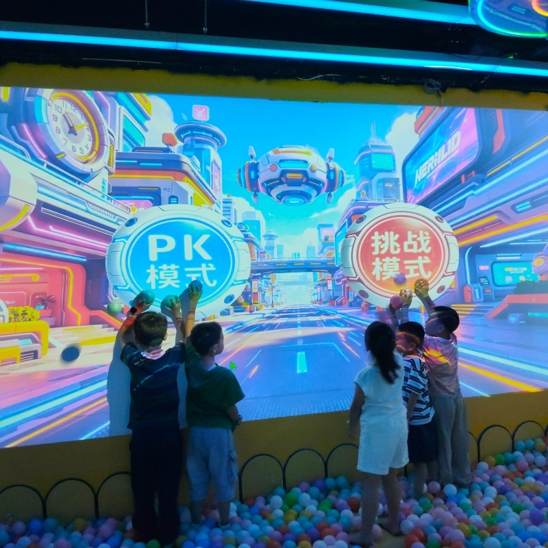 Interactive Smash Ball Games with Panoramic Projection and Real Time Hit Feedback