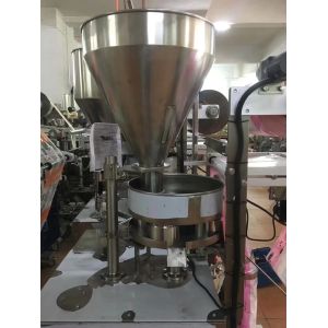 Automatic Stainless Steel cashew nut packing machine pepper pillow packaging