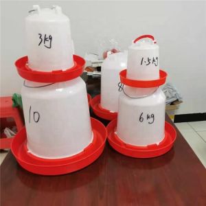Poultry Automatic Animal Water Drinker PP Chicken Drinker Bucket For Chicken