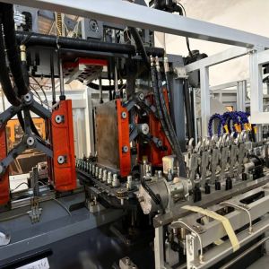 550ml-1500ml Water Bottling Equipment Carbonated Drink Packaging Machine