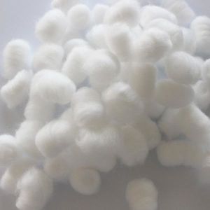Consumable Small Cotton Balls , Soft Cotton Balls Natural Materials Degreasing
