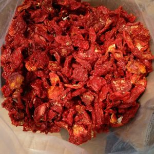Bright Red Sun Dried Tomato Flakes , Food Dehydrator Tomatoes