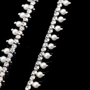 Electroplated Silver Pearl And Rhinestone Necklace 0.9cm Width