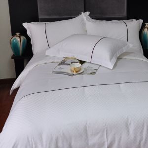 Hotel Bed Sheet Set in 100% Cotton with 300tc Thread Count and GOOSE DOWN