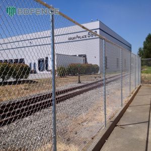 High Quality Chain Link Wire Fencing System Heavy Duty Diamond Hole Cyclone Wire