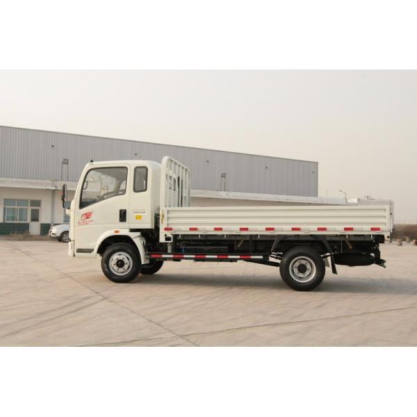 White /red Color Light Duty Commercial Trucks / Sinotruk 5 - 8T Light Cargo Truck Sidewall Box