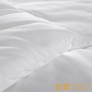 Hotel White Cotton Fabric Duvet With Polyester Fiber Filling