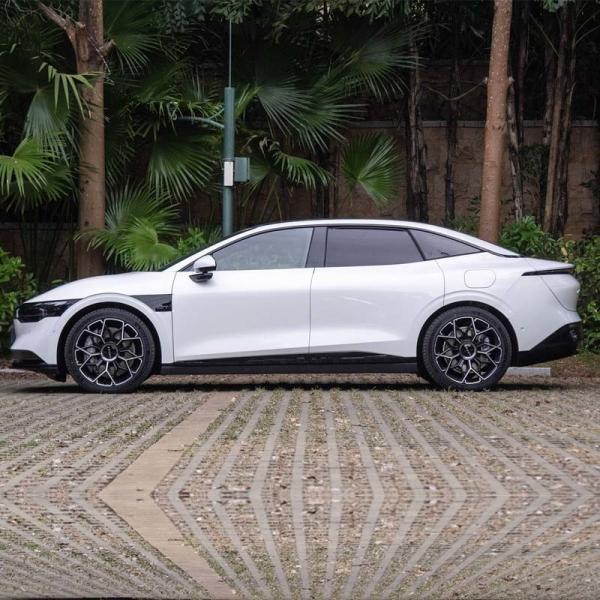 Buy Geely Zeekr 007 Energy Vehicles White Electric Sedan with Hydraulic Braking System at wholesale prices