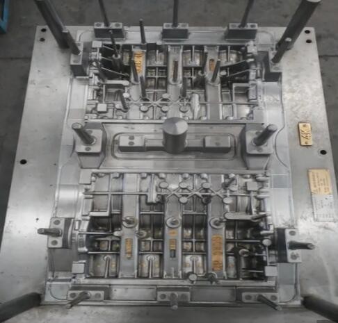 Buy Smooth Surface Finish Die Cast Aluminum Tooling , Aluminum Casting Molds at wholesale prices