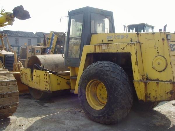 Buy Auto Gear Second Hand Road Roller , Bomag Bw217d Pneumatic Roller Compactor at wholesale prices