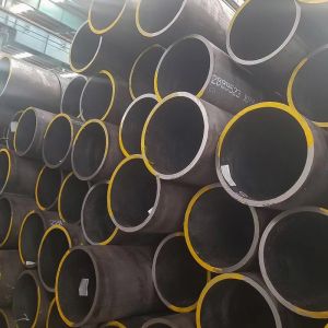 Hot Rolled ST37 Fluid Steel Tube Pipe 6m Carbon Welded