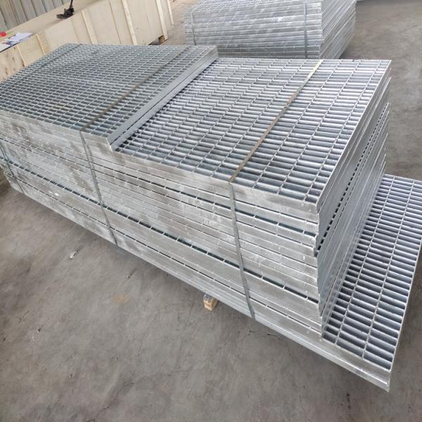 Welded Serrated Steel Bar Grating Floor Walkway Antislip