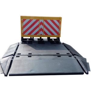 Honeycomb Aluminum Road Traffic Barrier Interceptor 1800KG Heavy Duty