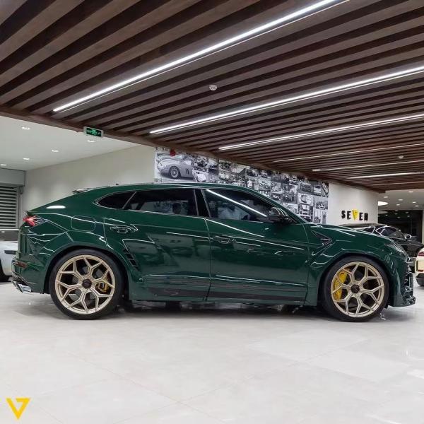 Yellow Lamborghini Urus Body Kit Carbon Fiber Front Lip Luxury Car Diffuser Widebody Kit