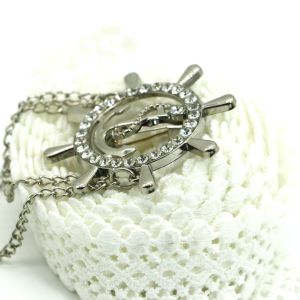 Round Rudde Fashion Brooch Pin Silver Inlaid Diamond Alloy Copper Material