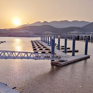PVC Marine Aluminum Gangways Aluminum Alloy Structure Movable Approach Bridge