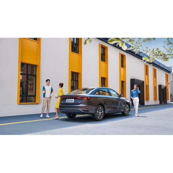 Geely Emgrand 5-Seater Sedan Maximum power Ps 127 Euro VI 1.5l 1.8l Petrol Gasoline Sedan Geely Car Prices 2024 's Model