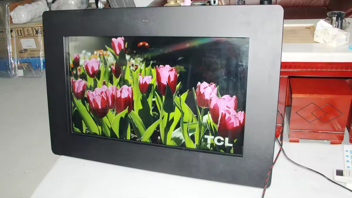 43-Inch Outdoor Digital Signage with 5mm Tempered Glass 50,000 Hours Lifespan and Android OS