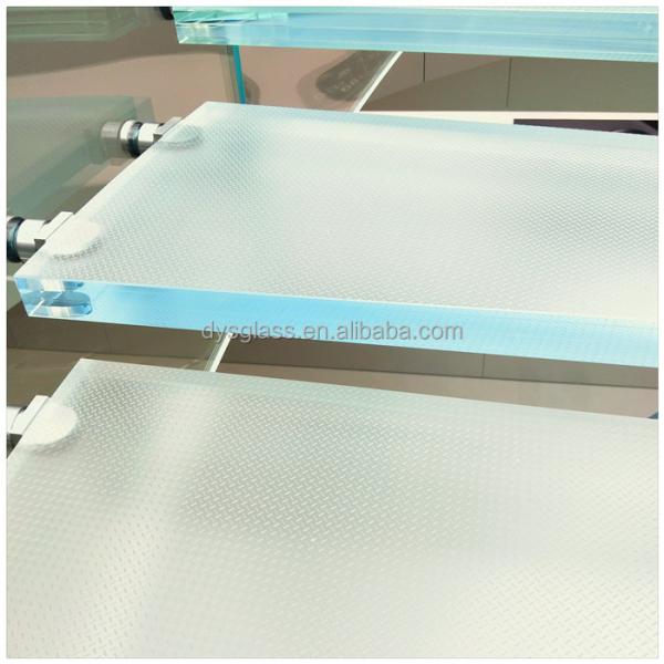 High Quality Anti slip Low Iron Toughened Laminated Glass Customized Size Non-slip Multi Layer Tempered Stairs Glass