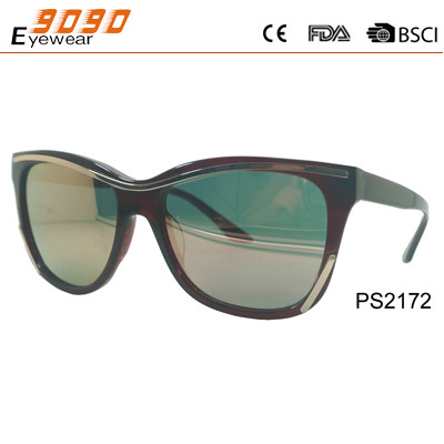 Buy Sunglasses in fashionable design,made of plastic ,suitable for men and women at wholesale prices