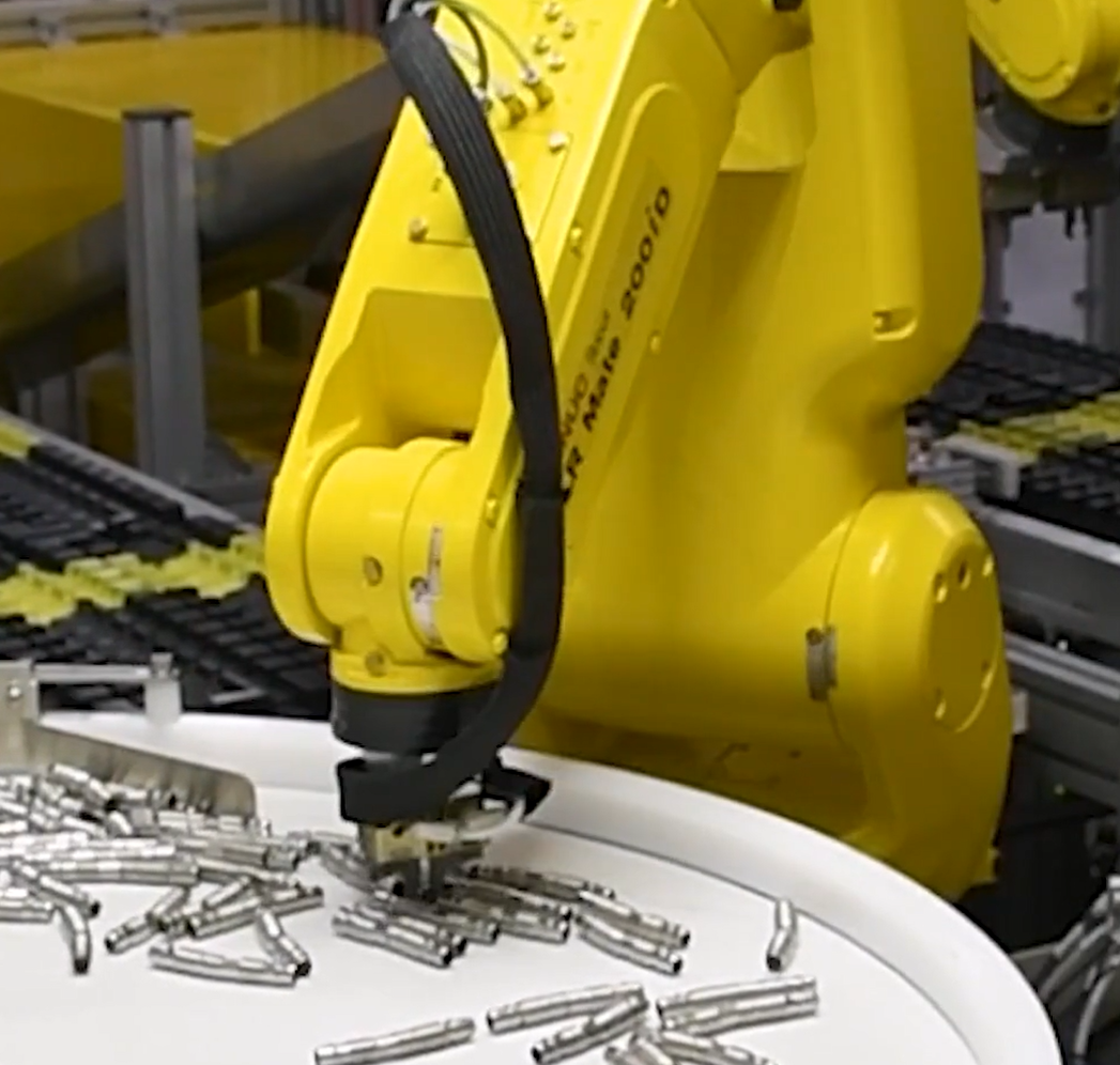 Automatic FANUC Industrial Robotic Arm Payload 25kg Electronic Components