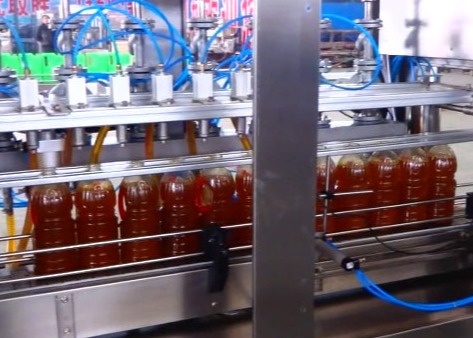 Buy Air Pressure 0.8Mpa Automatic Oil Filling Machine Lubricant 2000mm at wholesale prices