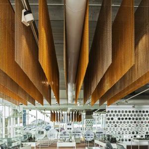 Silver Aluminium Chain Curtain Semi Private Aluminium Link Ceiling