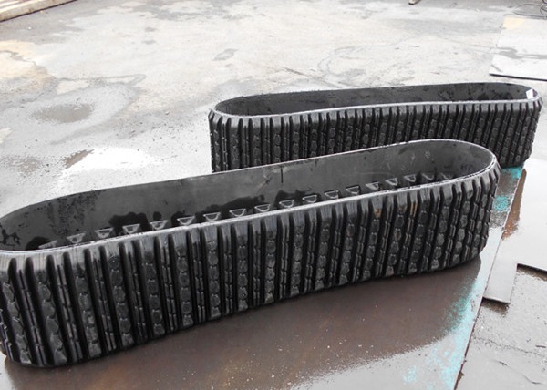 Buy ASV Skid Steer Rubber Crawler 380mm Width 102mm Pitch at wholesale prices