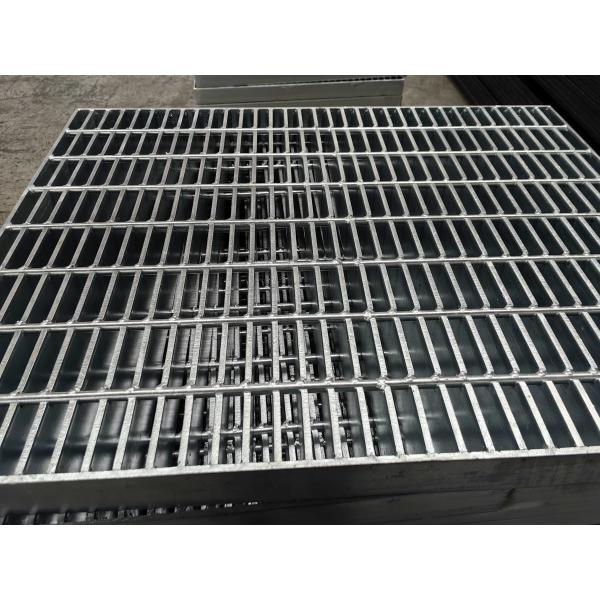 Buy Modern Silver 3mm Cross Bar Pitch Industrial Welded Steel Grating Hot Galvanized Smooth Surface at wholesale prices