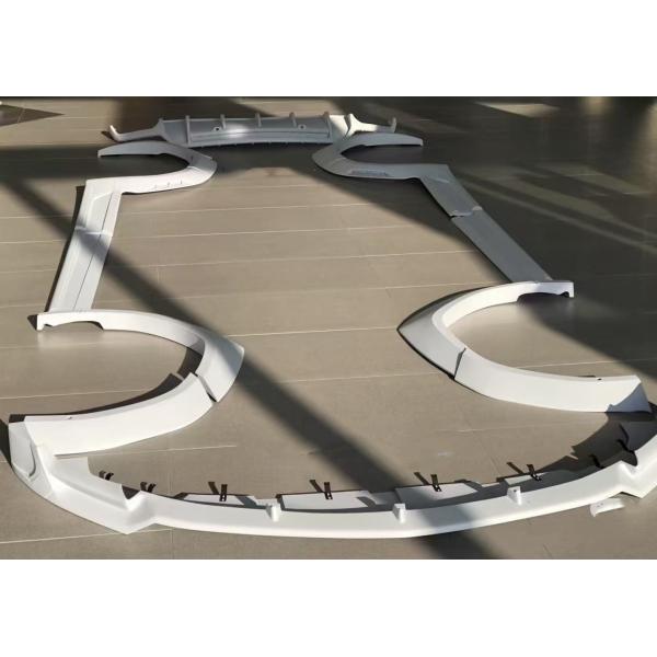 Yellow Lamborghini Urus Body Kit Carbon Fiber Front Lip Luxury Car Diffuser Widebody Kit