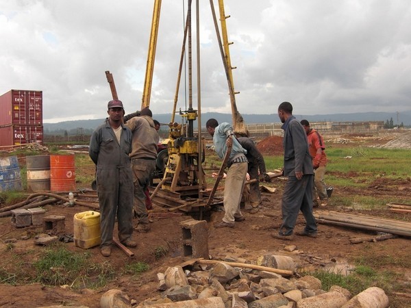 Geological Sonic Core Drilling Rig Exploration 200m Depth Full Hydraulic Sonic Drill Rig