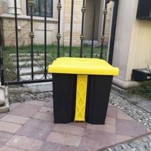 100L Outdoor Large Commercial Plastic Trash Can Household Trash Can with Lid