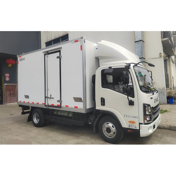 Jianghuai Weiling M6 3.0 L 129 Horsepower CNG 4X2 4.05 m Refrigerated Truck