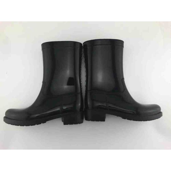 PVC Ladies Rain Boots Mid Calf Boots With Buds Trims Women'S Gardening Ankle Boots